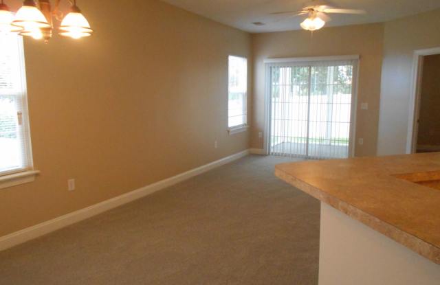 3 bedroom, 2 bath condo in Fountain Pointe Gallery 4