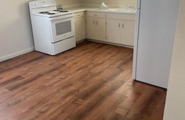 NICE HOME IN THE RIDGECREST AREA. PETS NEGOTIABLE WITH OWNERS APPROVAL Gallery 4