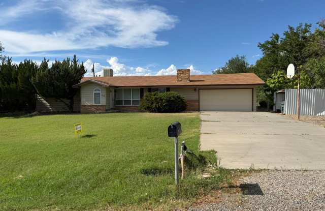 Large Home W/TONS OF STORAGE SPACE on NorthSide Grand Junction!!!! photos photos Large Home W/TONS OF STORAGE SPACE on NorthSide Grand Junction!!!! photos photos