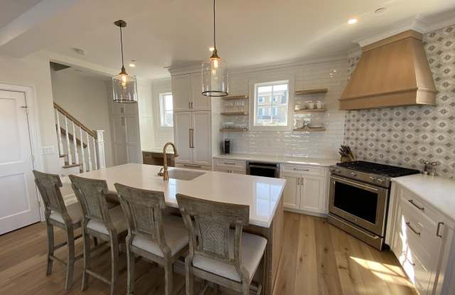 410 Lake Avenue photos photos