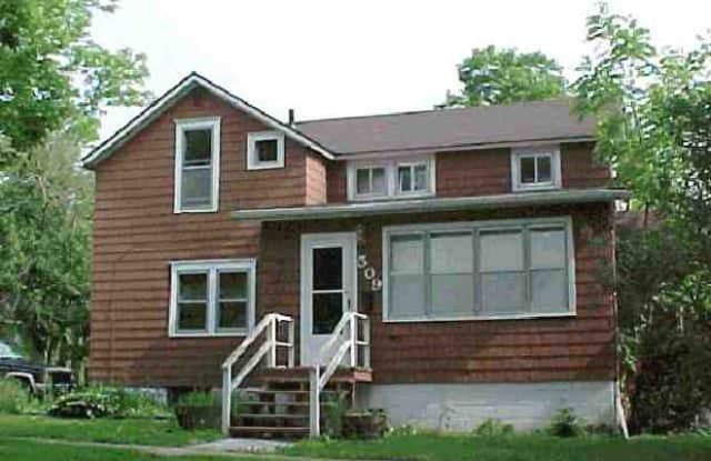 509 West 26th Street - 509 West 26th Street, Cedar Falls, IA 50613