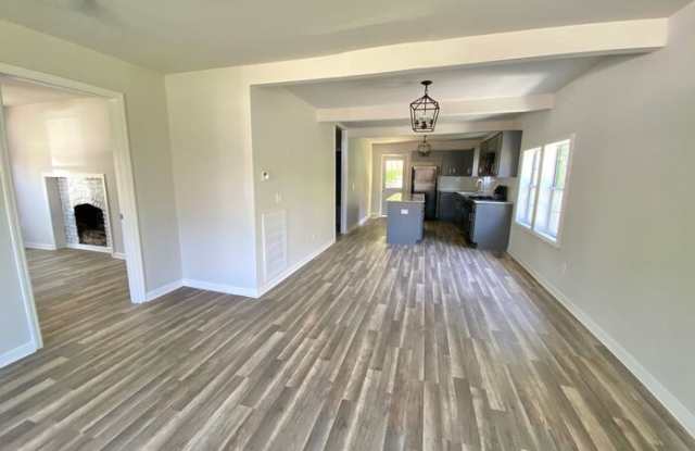2412 Brasher Avenue Gallery 4