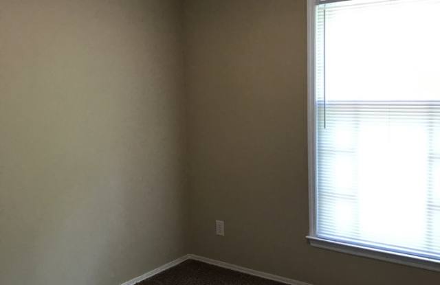 8405 East 103rd Terrace Gallery 2