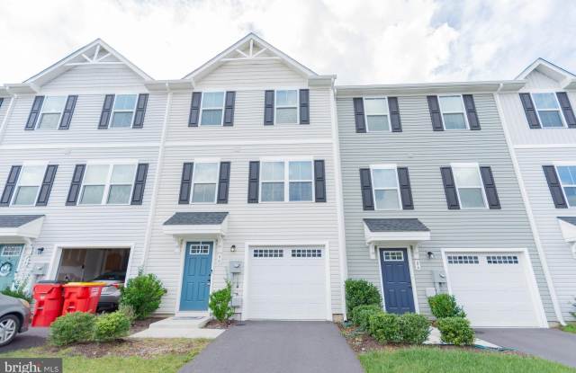 90 OGUNQUIT Drive - 90 Ogunquit Drive, Berkeley County, WV 25403 90 OGUNQUIT Drive - 90 Ogunquit Drive, Berkeley County, WV 25403