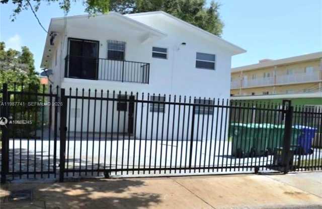 1467 SW 3rd St photos photos