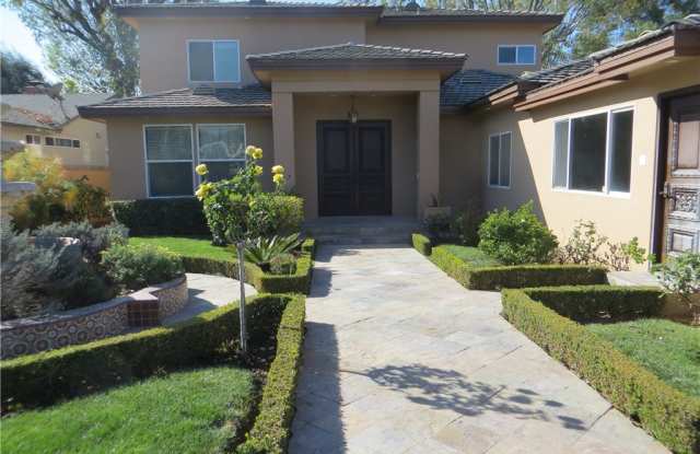 4501 N Country Club Lane Gallery 2