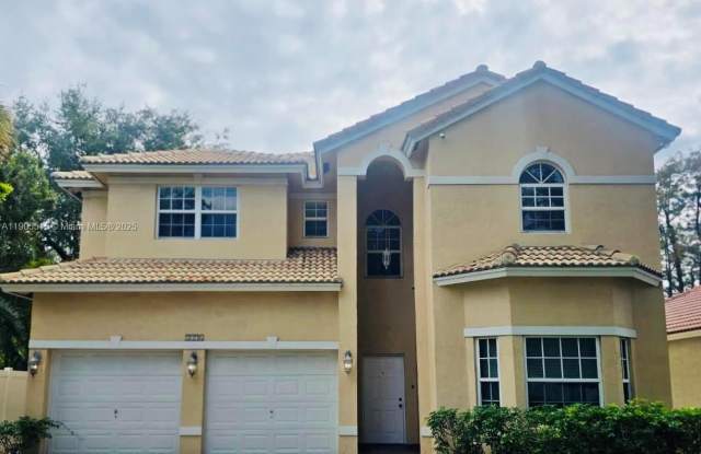 2136 NW 4th St photos photos