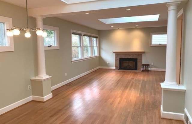 7512 ARDEN Road Gallery 3