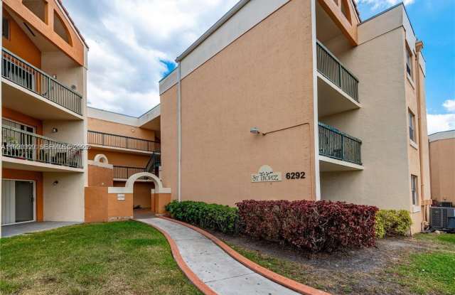 6292 NW 186th St photos photos