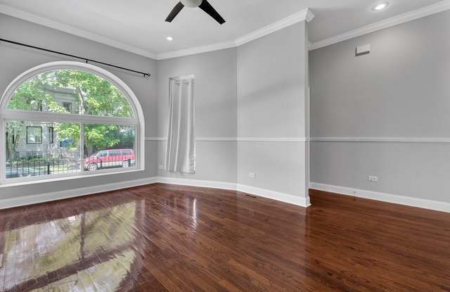 1319 North Maplewood Avenue Gallery 2