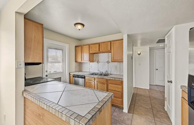 Two Bedroom, One Bath Home Gallery 3