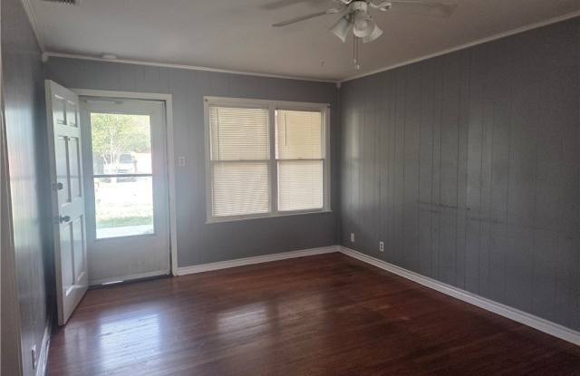 4906 Andover Drive Gallery 2