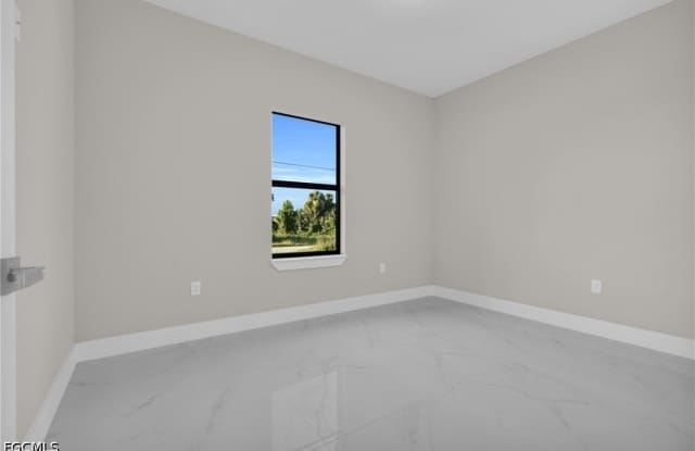 537 Summit Avenue S Gallery 2