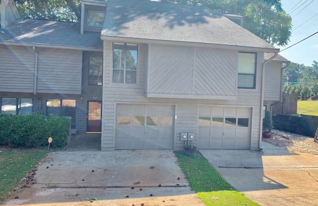 1002 Creatwood Circle SE - 1002 Creatwood Circle, Smyrna, GA 30080