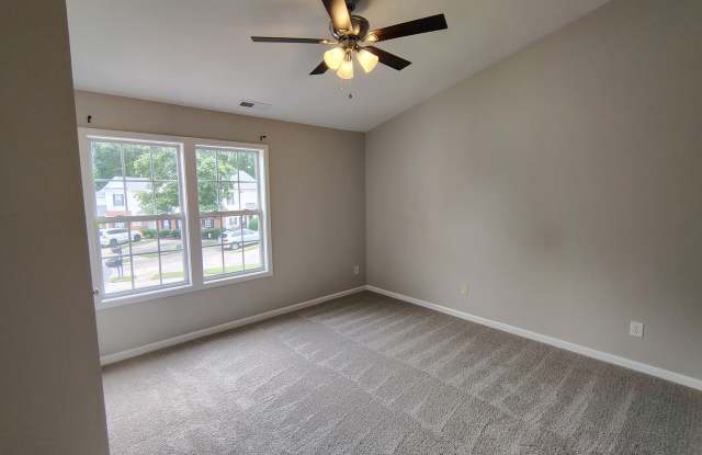 Remodeled 2 bedroom 2.5 bathroom townhome Gallery 4