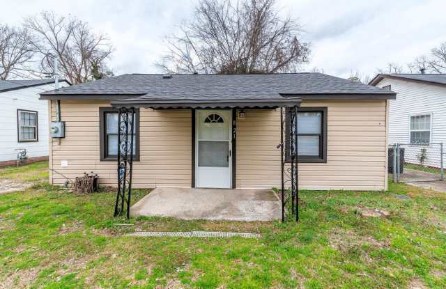 Updated 2 Bed / 1 Bath Home for Rent in Augusta – $1,000/month! photos photos