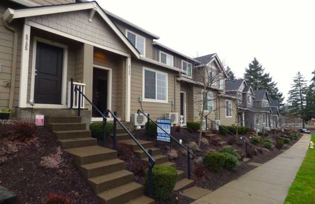 3 Bed 2.5 Bath townhome off Liberty Rd! photos photos