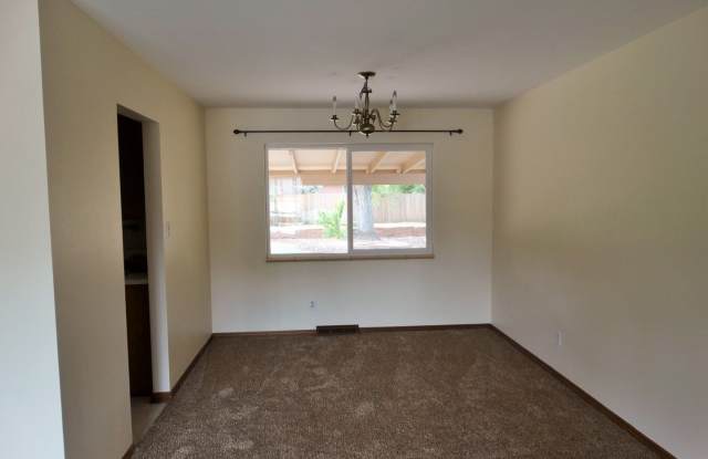 11000 E. Wesley Place Gallery 4