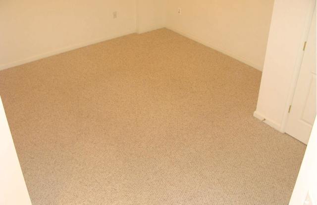 19903 LOCBURY DRIVE Gallery 2
