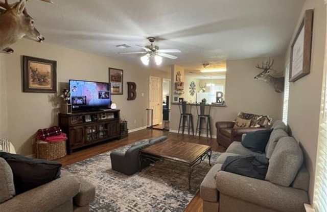 11347 North Dowling Road Gallery 3