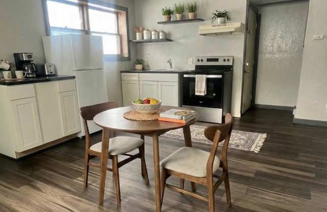 709 W 3rd St photos photos