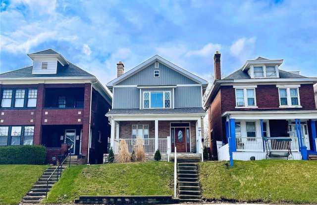 1229 E Livingston Avenue photos photos