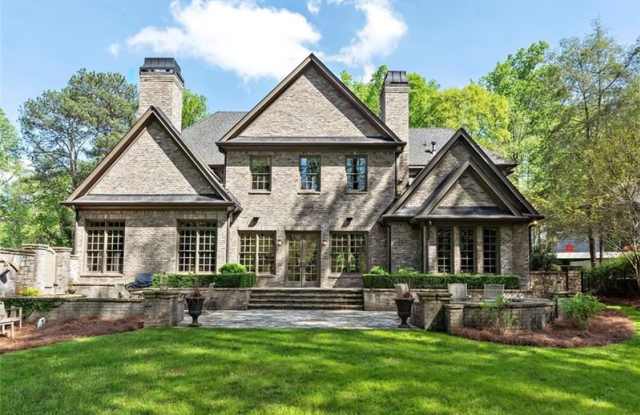 1118 W Wesley Road NW Gallery 3
