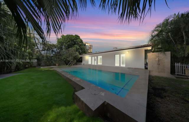 850 N Venetian Dr - 850 North Venetian Drive, Miami, FL 33139