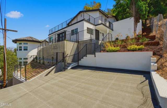 1114 Oban Drive Gallery 1