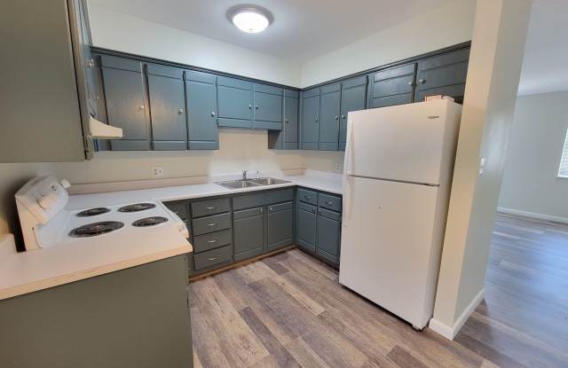 2912 W. Platte Ave. photos photos