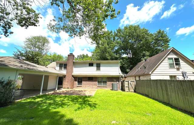 Spacious Germantown home! Fully Fenced! Walking distance to Farmington Elementary. Small pets are welcome. 2 bedrooms down. Gallery 4