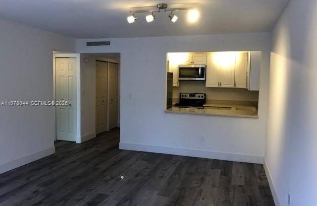 9301 SW 92nd Ave photos photos