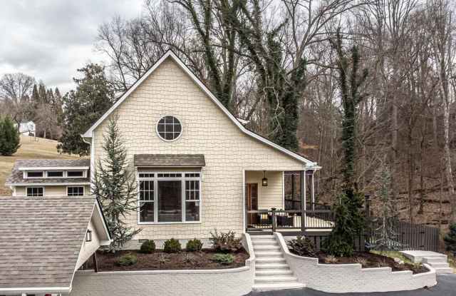 Stunning Custom Built Home in Ridgefields photos photos