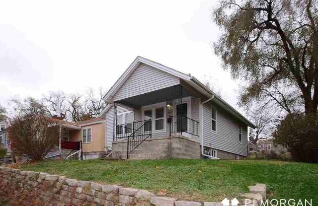 6031 Pine Street - LO photos photos