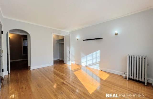 2102 W Ainslie photos photos