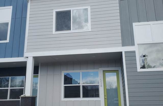 Beautiful and Updated 2BR Townhome With Attached Garage Available in September! Great Location! photos photos