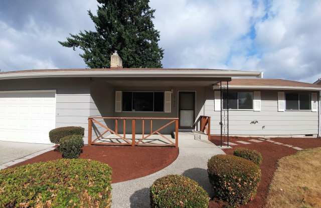 Newly Renovated 3 Bedroom Rambler w/ bonus room!! photos photos