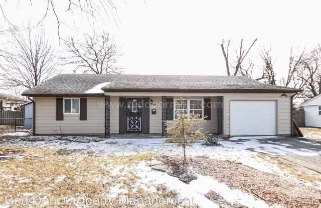 5945 Gateway Dr - 5945 Gateway Drive, Indianapolis, IN 46254