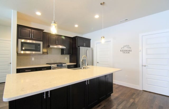 1025 Klikitat St - 1025 Klikitat Street, Richland, WA 99352 1025 Klikitat St - 1025 Klikitat Street, Richland, WA 99352