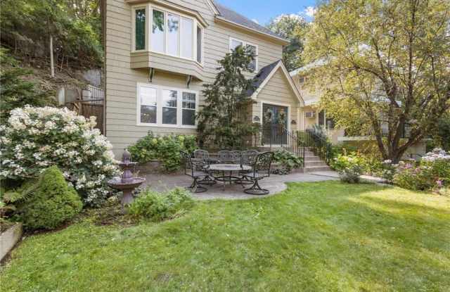 813 Kenwood Parkway - 813 Kenwood Parkway, Minneapolis, MN 55403