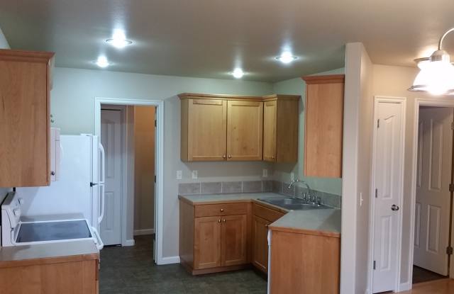 2918 North Tamarack Drive Gallery 2