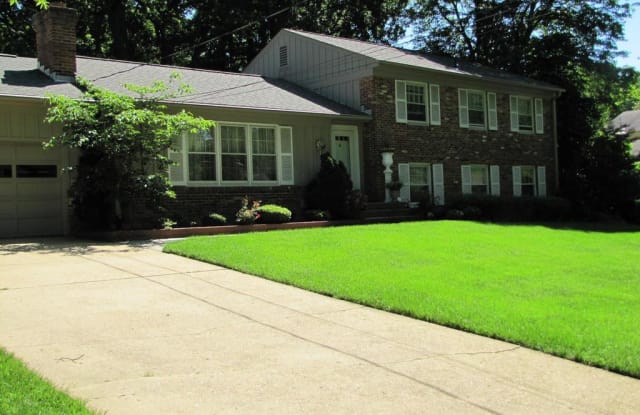 2419 CLAREMONT DR - 2419 Claremont Drive, Idylwood, VA 22043