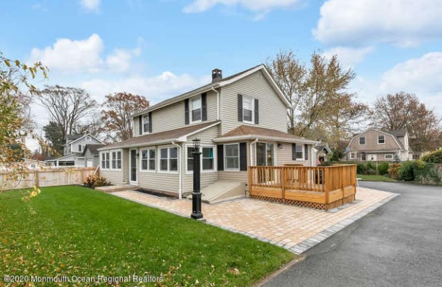 519 1/2 St Clair Avenue photos photos