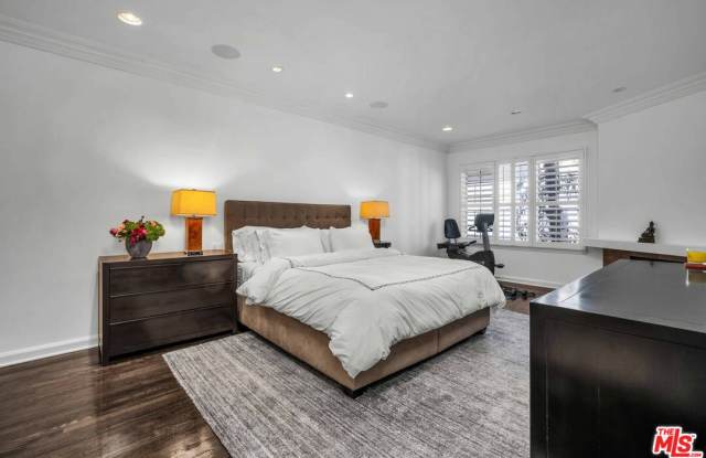 11745 Montana Avenue - 11745 Montana Avenue, Los Angeles, CA 90049
