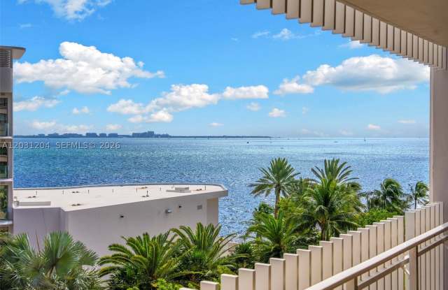 3 Grove Isle Dr Gallery 2