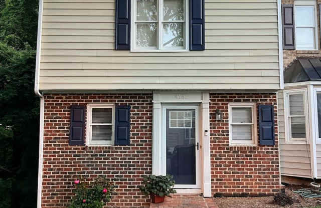 Charming 3 Bed / 3 Bath / 2 Kitchen House in Raleigh photos photos