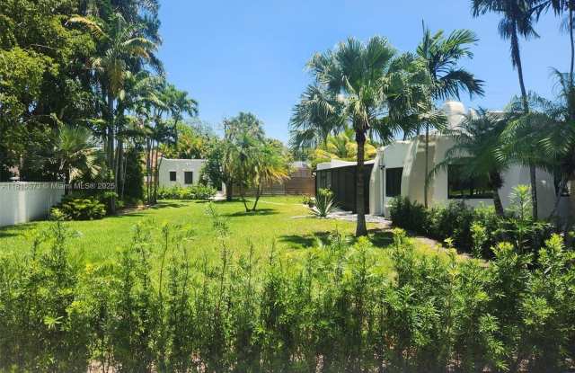 241 Palmetto Dr Gallery 2