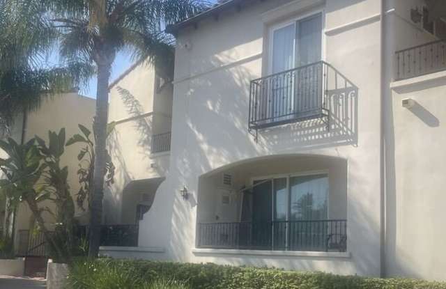 5753 White Oak Ave - 5753 White Oak Avenue, Los Angeles, CA 91316