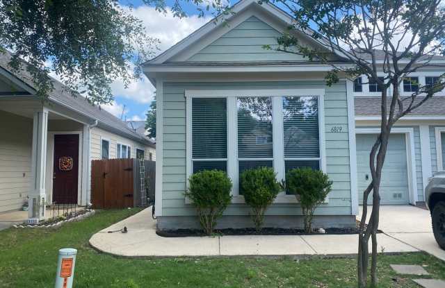 Beautiful 3 bedroom townhome available for rent for ASAP move in!!!! Medical Center Area!!! photos photos
