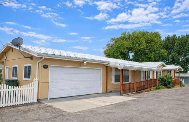 Spacious 3 Bed / 2 Bath Home –Spa Tub – 2 Car Garage photos photos